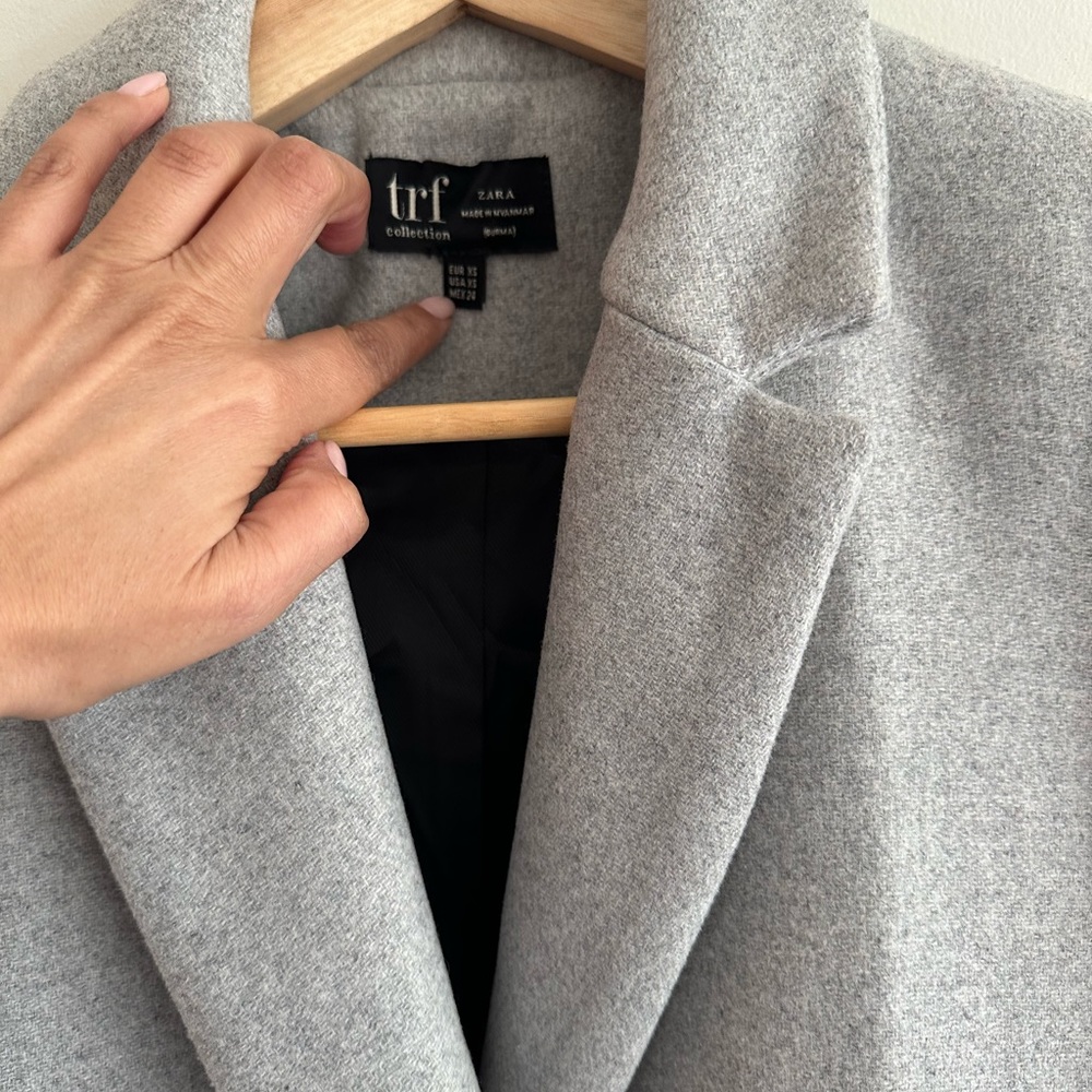 Beautiful Grey Spring Jacket!! Great Condition - image 3
